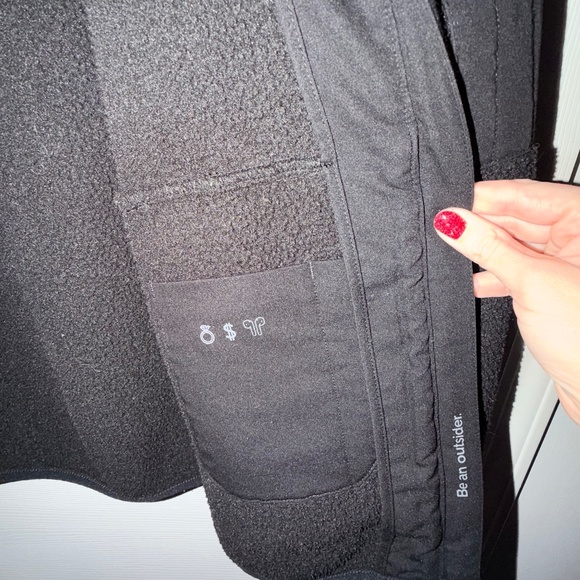 Women's Figs On-Shift Sherpa Jacket in Black - Picture 9 of 16